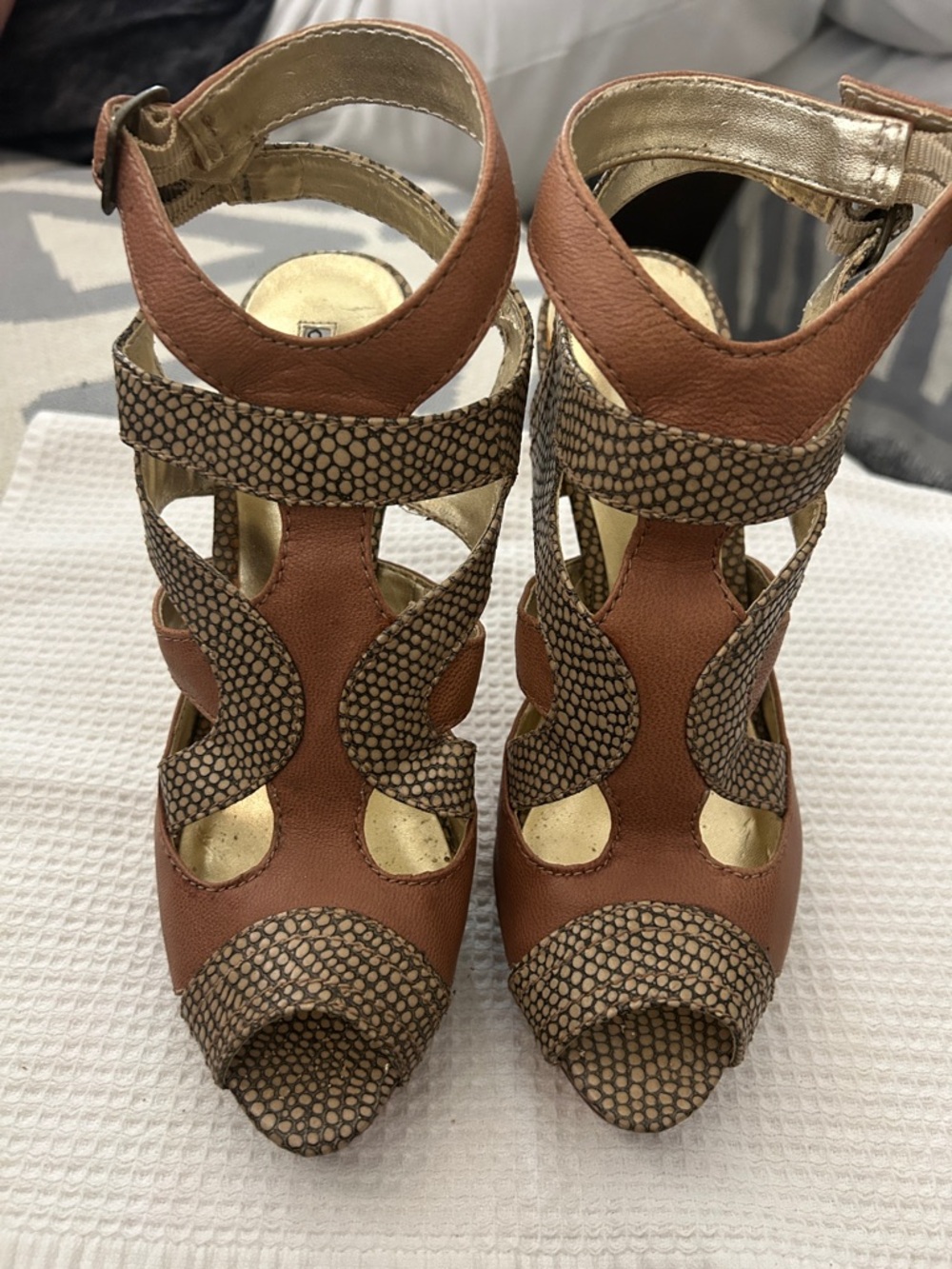 Charles by Charles David Snake Print Strappy Heels Peep Toe Caged Sandals Size 8